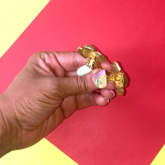 Golden elephant clip-on earrings - Picture 4 of 6